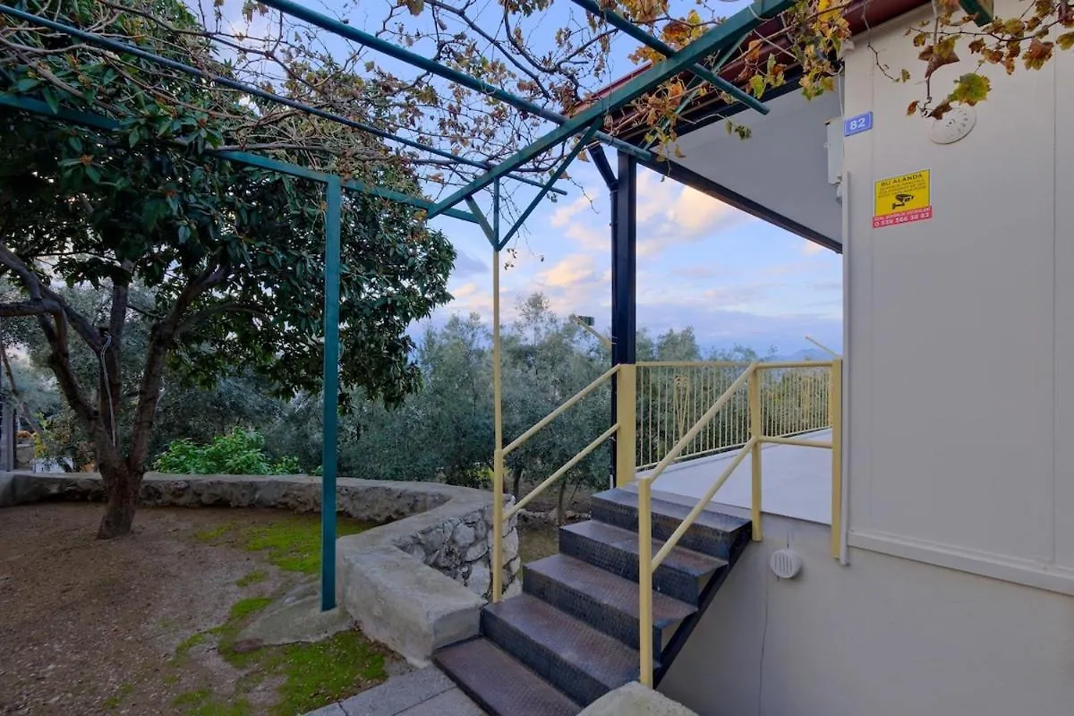 Deniz Manzarali Ve Terasli Διαμέρισμα Faralya